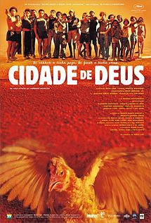 Cidade de Deus Poster: people standing together and pointing to the distance in-front of them, below is a chicken flaring its wings.