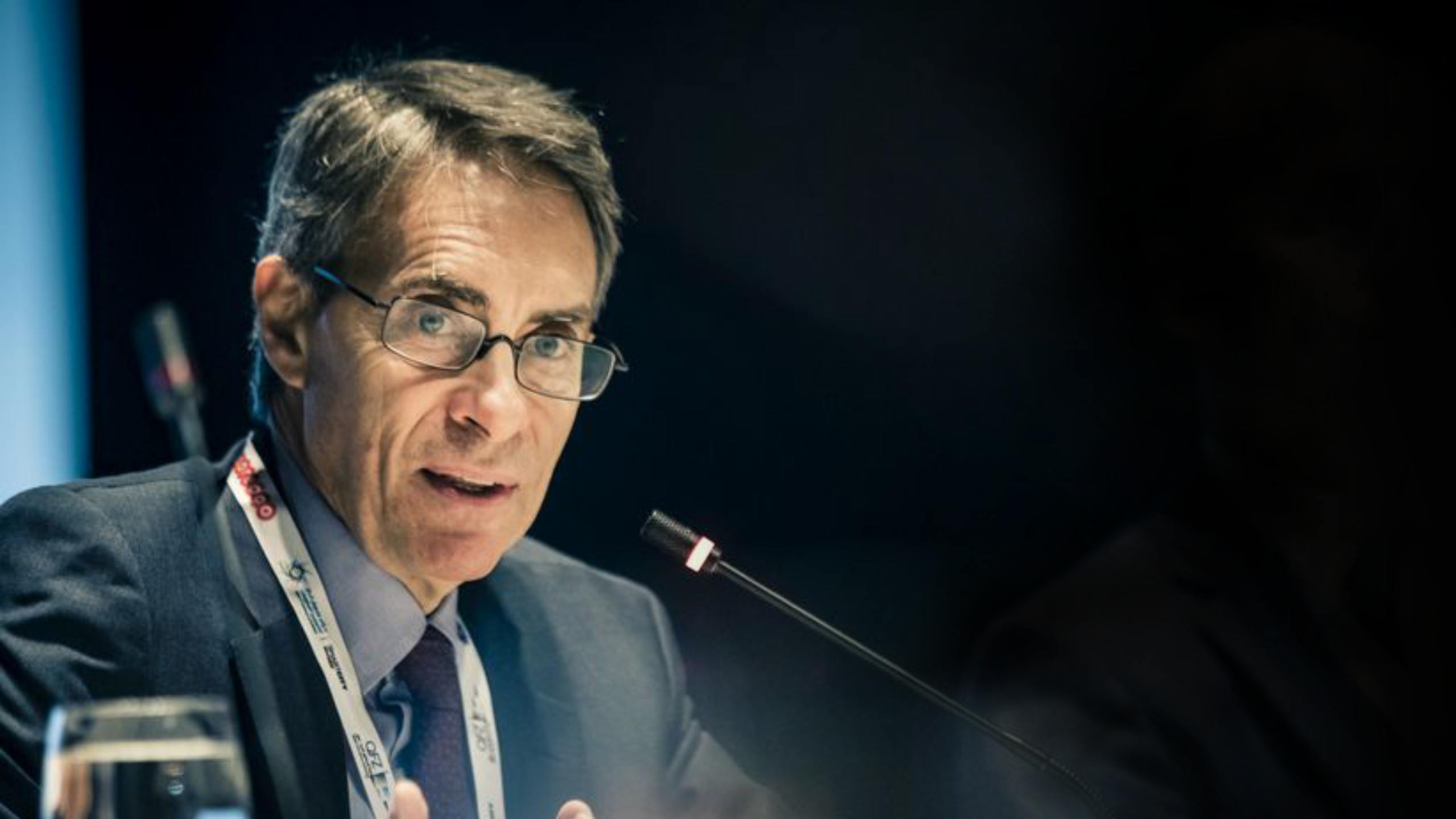 Kenneth Roth speaking on panel at 2019 Munich Security Conference. Credit: Kuhlmann, MSC